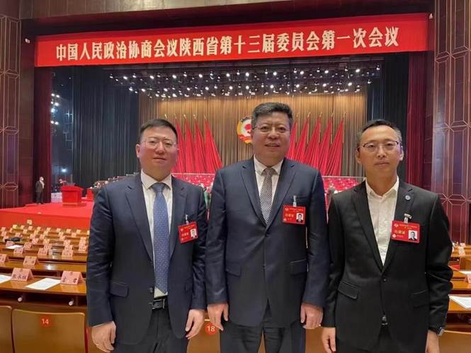 黑料网
和美国德克萨斯大学阿灵顿分校合作举办高级管理人员工商管理硕士（EMBA）学位教育项目5位同学当选政协陕西省第十三届委员会委员